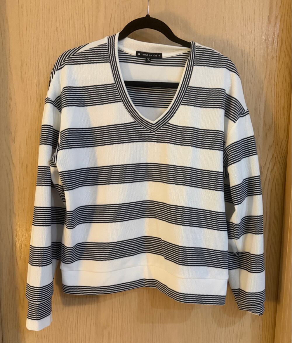 Thrive Societe White Navy Striped V Neck Pullover M NWOT